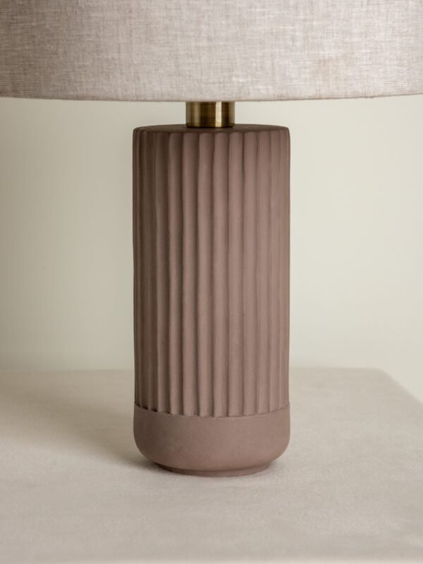 Avero - taupe ribbed concrete table lamp - Image 5